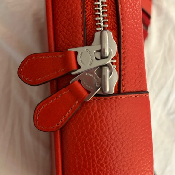 NWT COACH SULLIVAN PACK - Picture 3 of 4